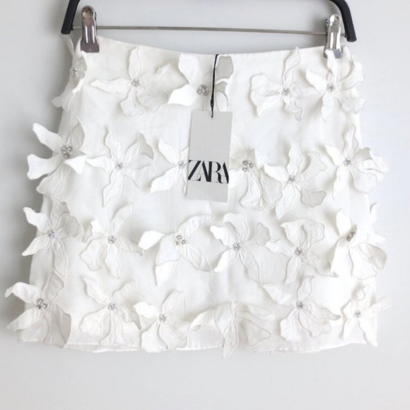 NWT ZARA FLORAL MINI SKIRT WHITE SIZE XXS - Picture 11 of 12